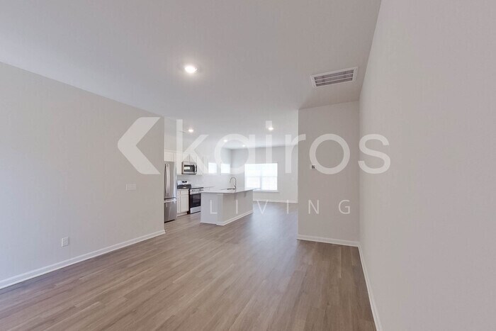 Building Photo - 2431 Banyan Cir