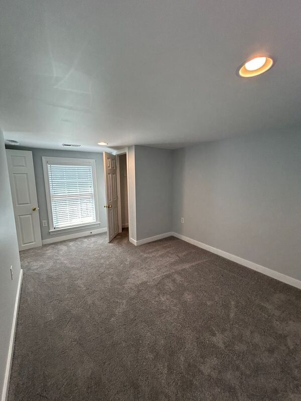 Building Photo - 11200 New Town Rd