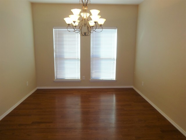 Building Photo - 2969 Lakeview Cir