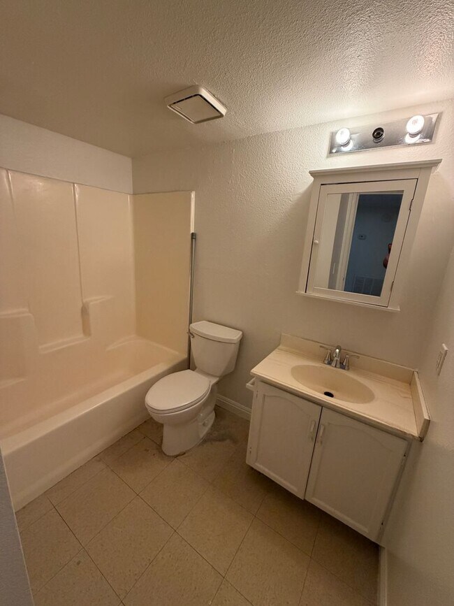 Building Photo - 3213 Figler Ct