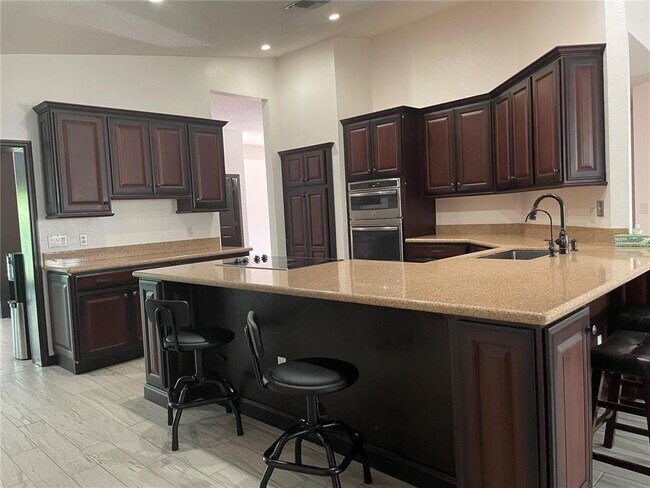 Building Photo - 1858 N Prairie Dunes Ct