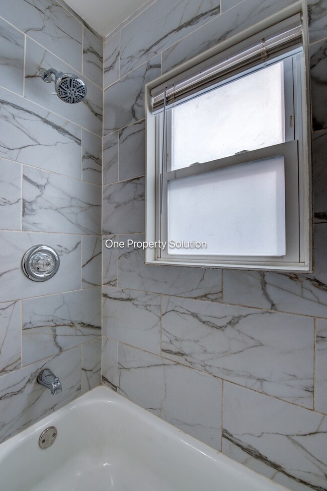 Building Photo - 2453 Prospect St