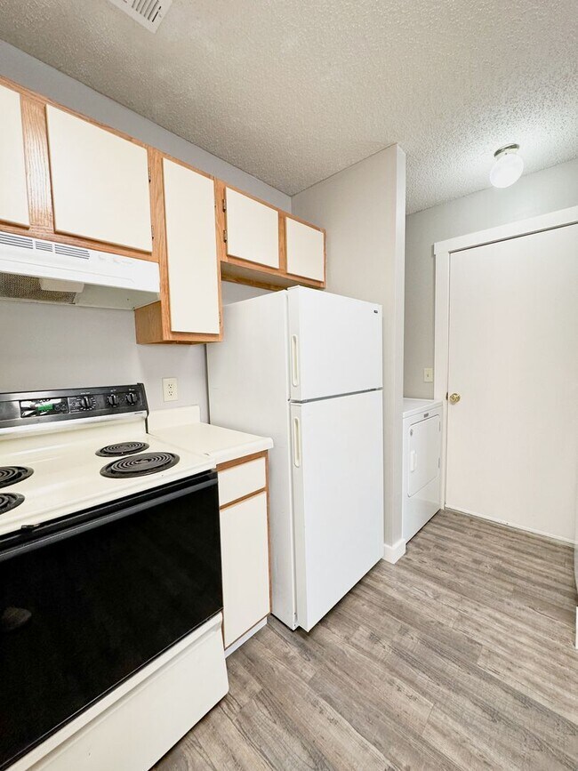 Building Photo - 1444-1446 N Dawn Drive