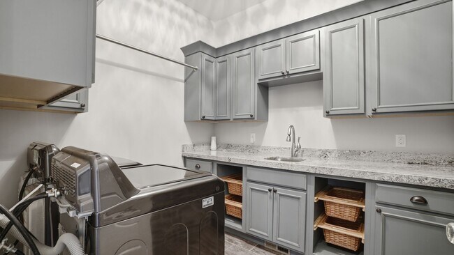 Building Photo - Luxurious Herriman 6 Bed with Indoor Court, Theater & Stunning Views!!!