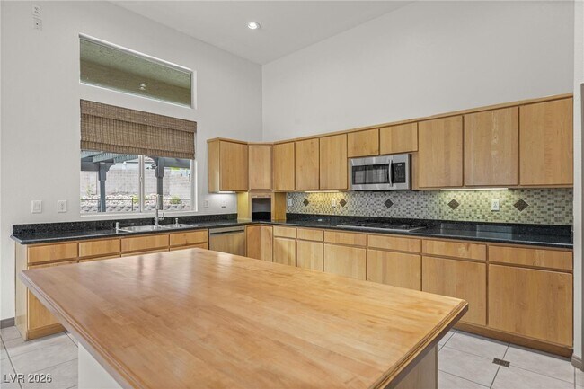 Building Photo - 8009 Clock Tower Ct