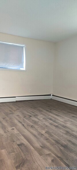 Building Photo - 122 Dustin St