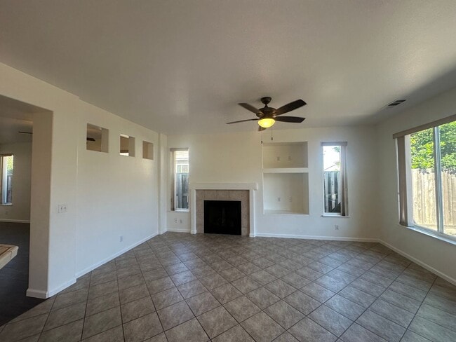 Building Photo - 2713 Donner Trail