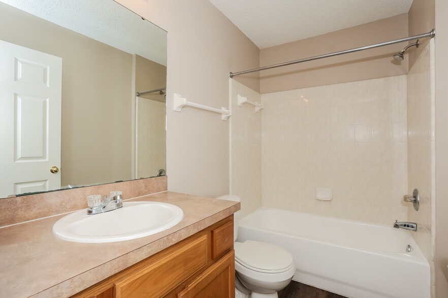 Building Photo - 1608 Guardian Dr