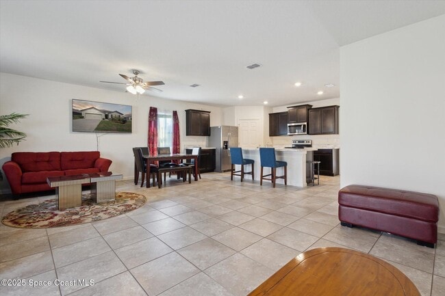Building Photo - 560 Lumber Jack Pl