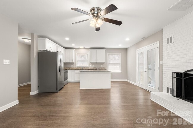 Building Photo - 11805 Harrisburg Rd