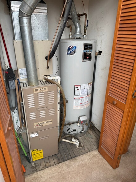 Building Photo - 31-33 W New York St