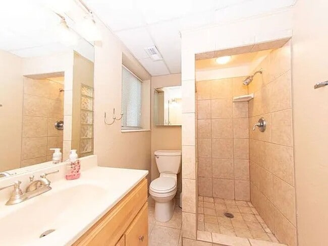 Building Photo - 11132 Sandy Creek Dr