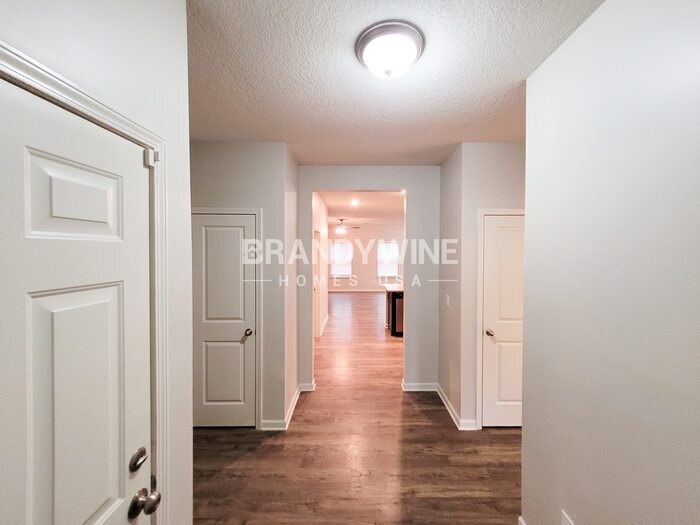 Building Photo - 94 Vivian Way