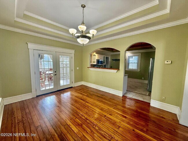 Building Photo - 134 E 6th St