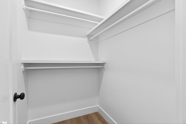 Building Photo - 1403 Lake Bowen Dam Rd