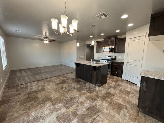 Building Photo - 3102 S Relic Ridge Dr