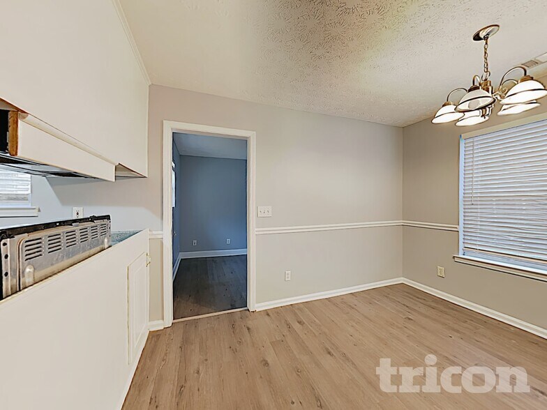 Building Photo - 169 Floresta Dr