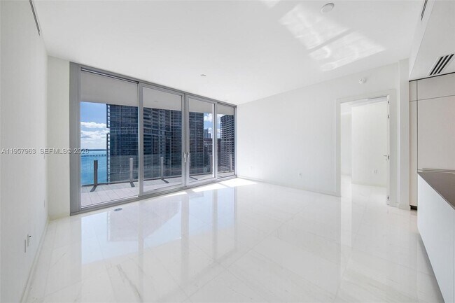 Building Photo - 300 Biscayne Blvd Way