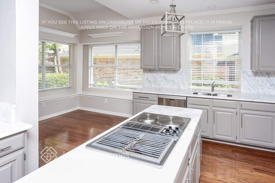 Building Photo - 808 Olde Towne Dr