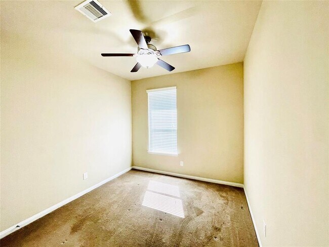 Building Photo - 24814 Colonial Maple Dr