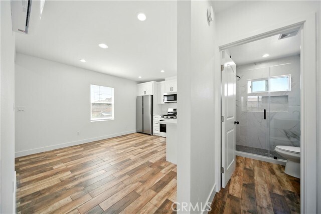 Building Photo - 521 W 78th St
