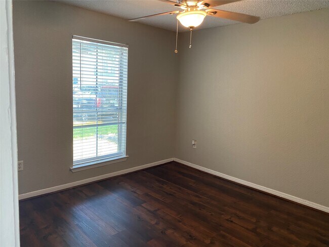 Building Photo - 250 El Dorado Blvd