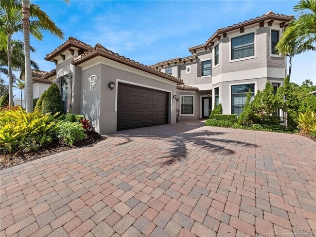 Primary Photo - 259 Calmo Cir