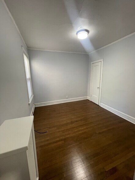 Building Photo - 918 W Gunnison St