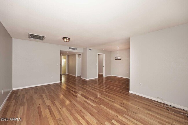 Building Photo - 10402 W Wininger Cir