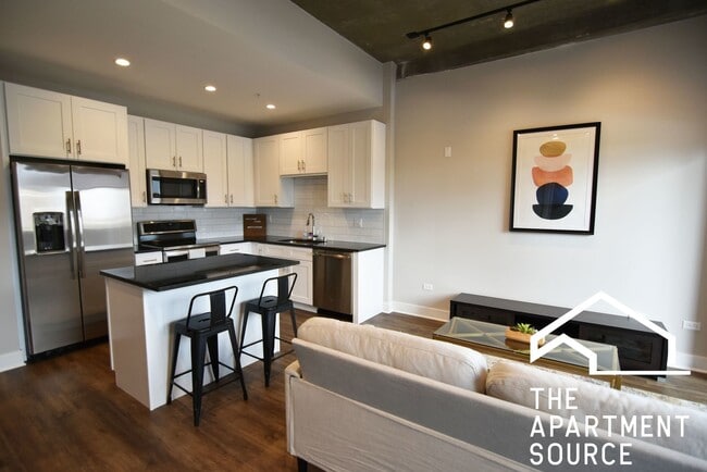 Building Photo - 3833 N Broadway