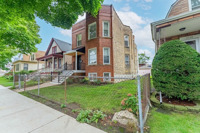 Building Photo - 4730 W Warwick Ave