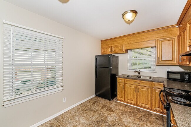 Building Photo - 120 Von Dale Dr