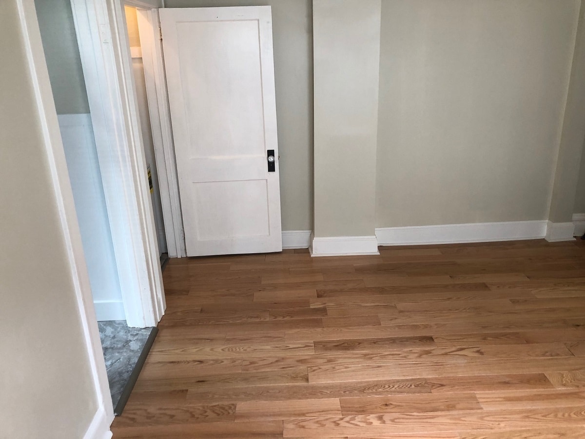 Building Photo - 694 6th St E