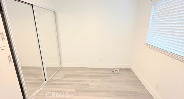 Building Photo - 10527 Western Ave