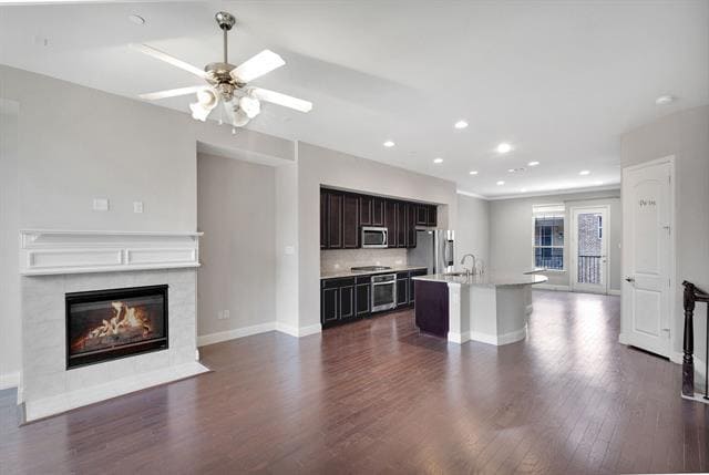 Building Photo - 6435 Las Colinas Blvd