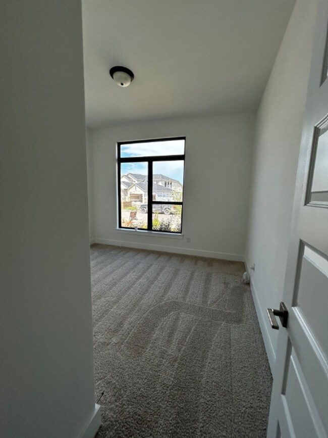 Building Photo - Coming Soon!  4 BR/3BA | Single Family Home | 1-Car Covered Parking | In Liberty Hill!