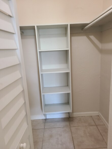 Building Photo - 8607 SW 68th Ct