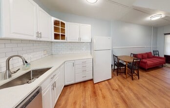 Building Photo - Room Rental on Prospect Hill with Parking & Laundry