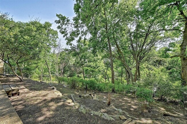 Building Photo - 6305 Shadow Valley Dr