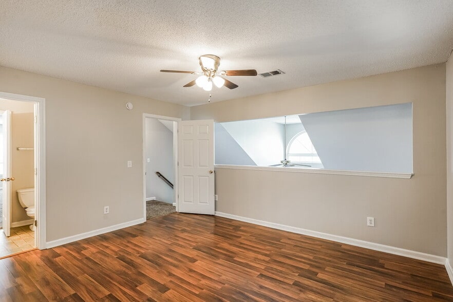 Building Photo - 5404 Sunnyvale Dr