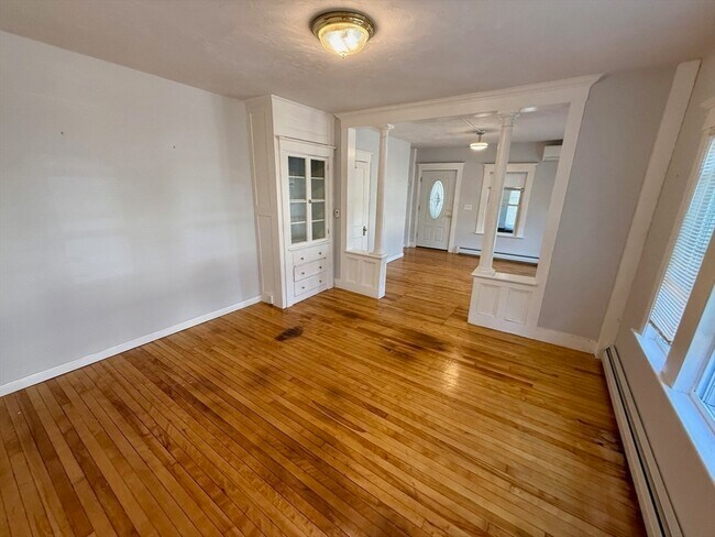 Building Photo - 104 S Main St