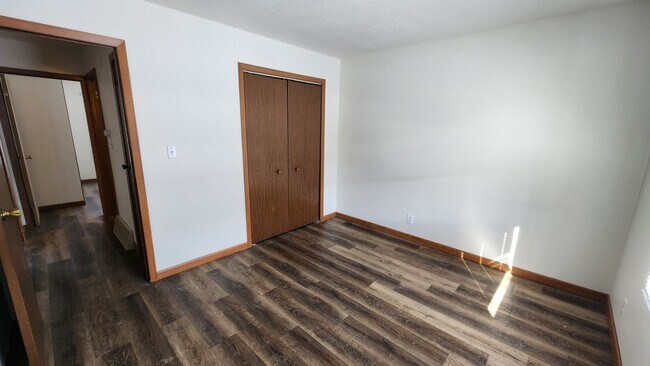 Building Photo - rp620