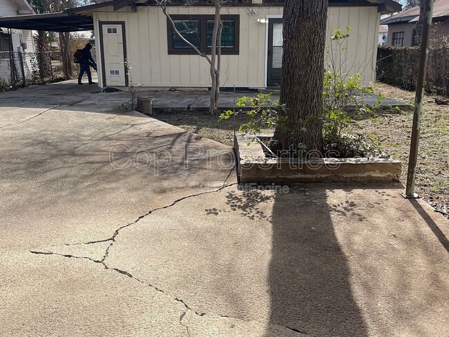 Building Photo - 255 Cumberland Rd