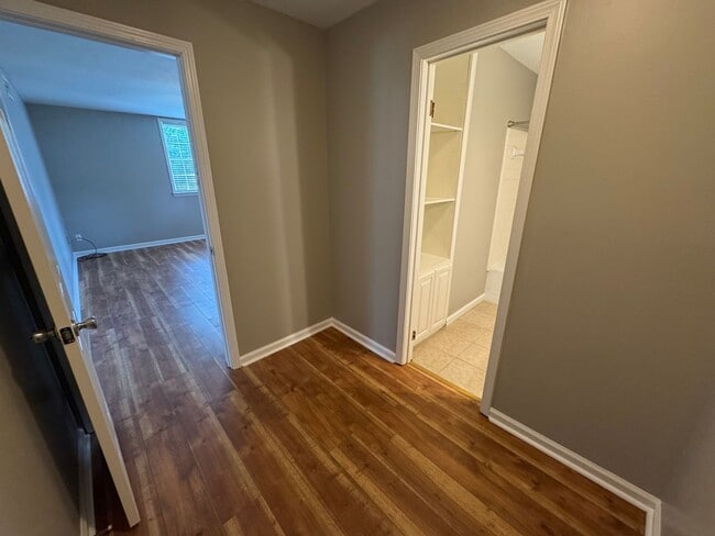 Building Photo - Beautiful 4/3 House with Bonus Room in Wes...