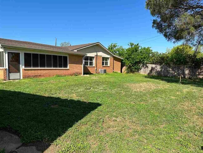 Building Photo - 28 Cannan Dr
