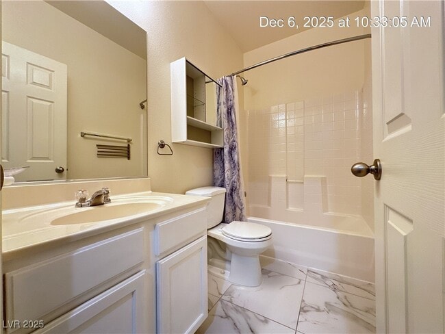 Building Photo - 1033 Fishing St