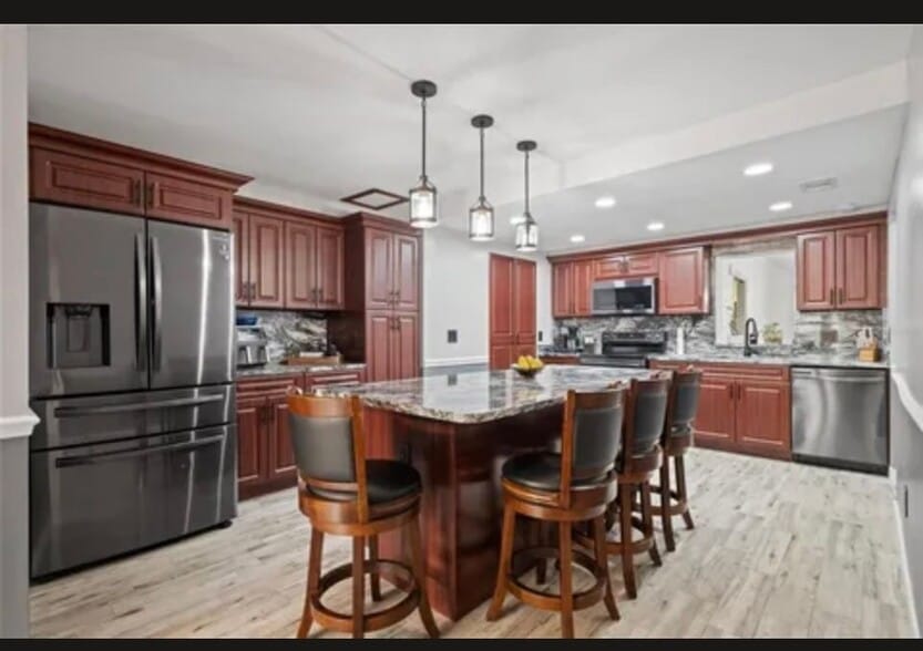 Building Photo - 3413 W Kirby St