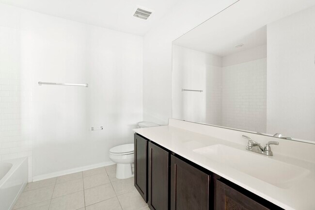 Building Photo - 7523 Parkview Dr