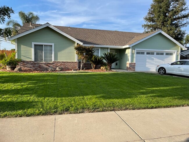 Primary Photo - 1691 Yorktown Ct