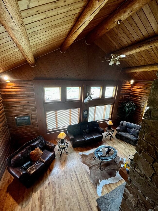 Building Photo - Fully Furnished Cabin Available - 10 Minut...